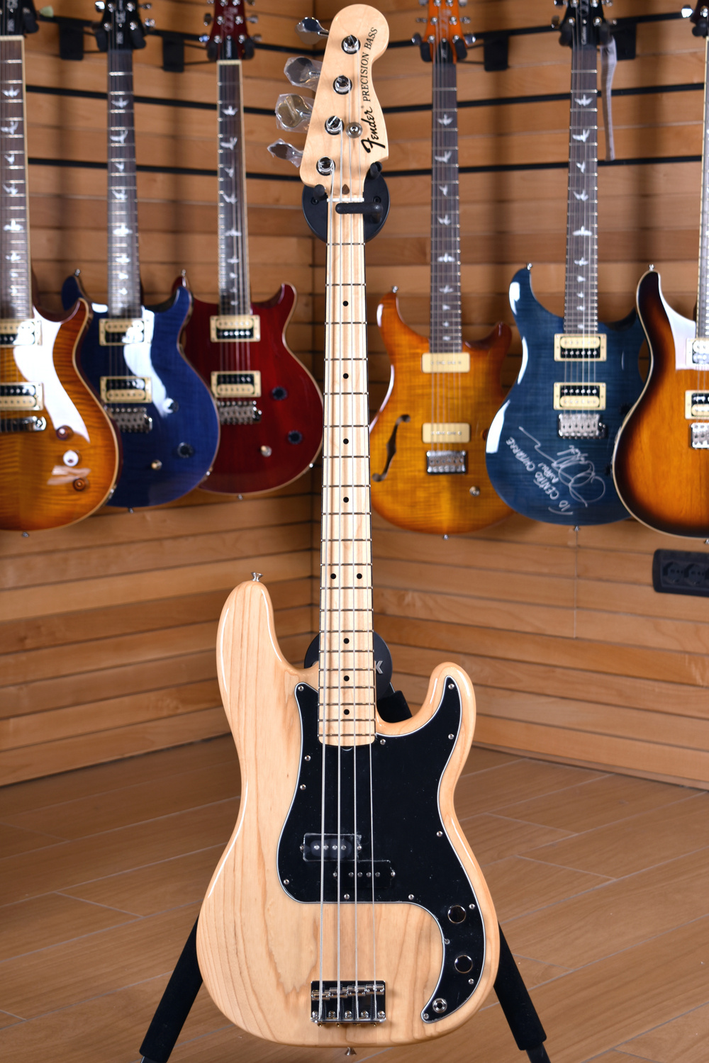 Fender Limited Edition Precision Bass 70's Ash Body Maple