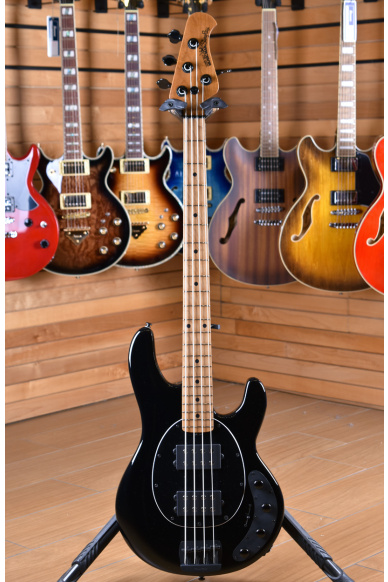 Music Man StingRay Special HH Roasted Maple Neck Black
