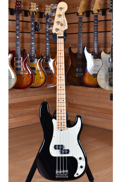 Fender American Professional 2017 Precision Bass Maple Fingerboard Black