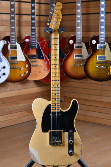 Fender Custom Shop ‘52 Telecaster Heavy Relic Maple Neck Aged Nocaster Blonde