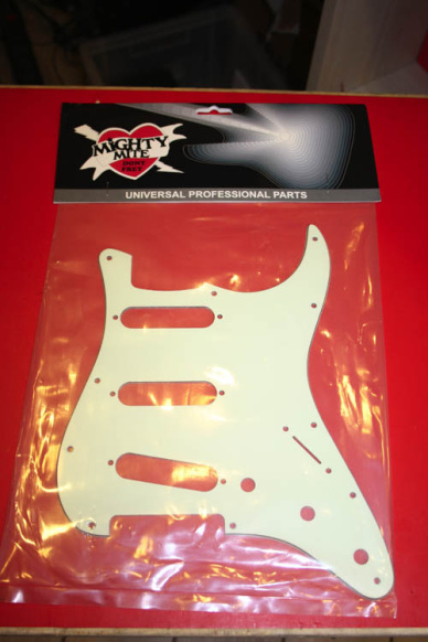 MIghty Mite 5912USMG Stratocaster SSS 3 Poly Mint Green Pickguard