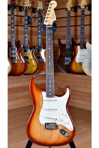 Fender American Professional 2017 Stratocaster Rosewood Fingerboard Sienna Sunburst