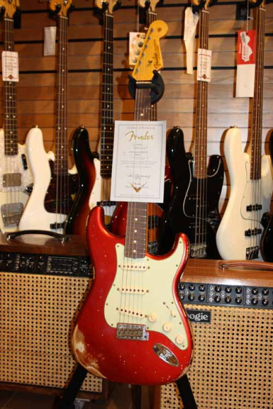 Fender Custom Shop Stratocaster '63 Heavy Relic Candy Apple Red