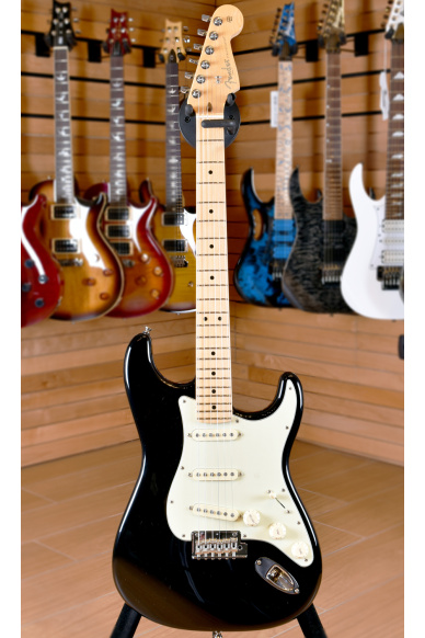 Fender American Professional 2017 Stratocaster Maple Fingerboard Black
