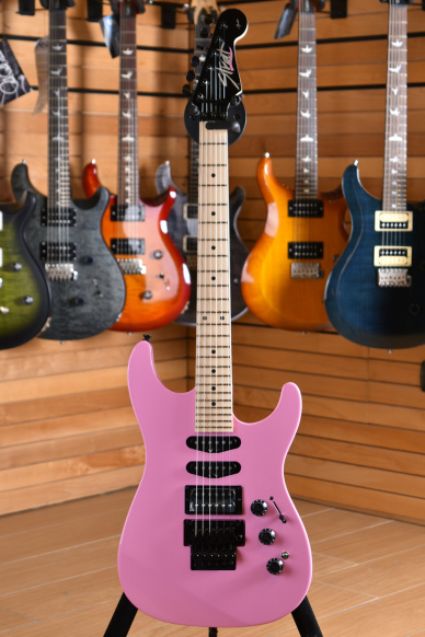 Fender Made in Japan Limited Edition HM STRAT Flash Pink