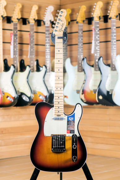 Fender American Elite Telecaster Maple Fingerboard 3 Color Sunburst