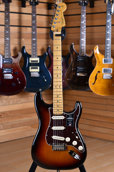 Fender American Professional II Stratocaster Maple Neck 3 Tone Sunburst