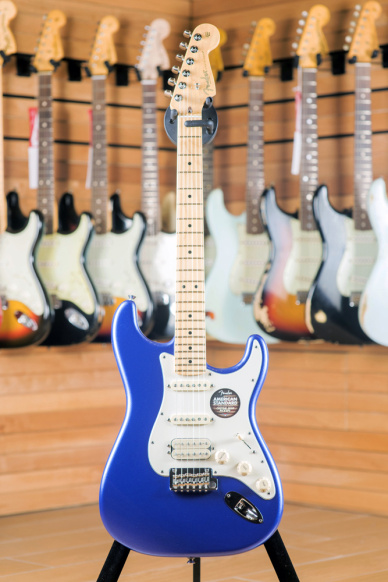 Fender American Standard Stratocaster HSS Maple Fingerboard Ocean Blue Metallic