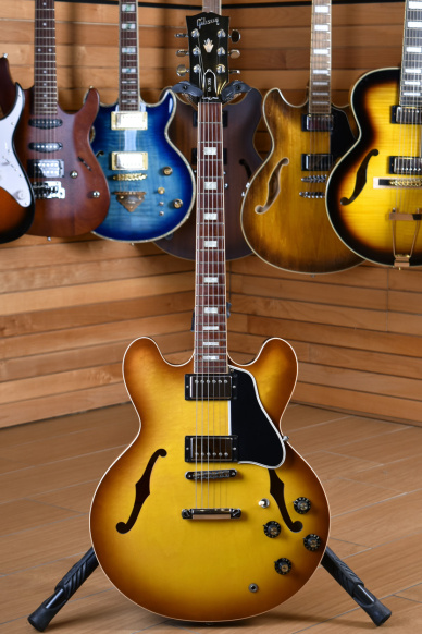 Gibson Custom Shop " Mr. 335 " Larry Carlton ES-335 Vintage Sunburst