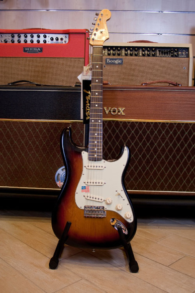 Fender American Vintage Stratocaster '62 3 Color Sunburst