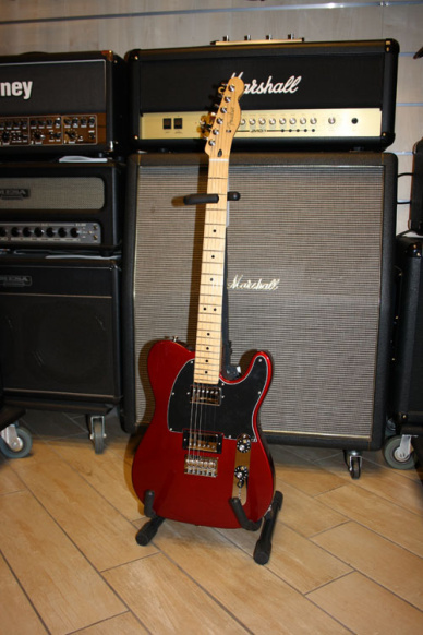 Fender Blacktop Telecaster HH Maple Neck Candy Apple Red