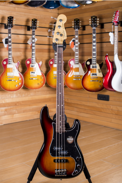 Fender American Standard Limited Edition PJ Bass Rosewood Fingerboard 3 Color Sunburst