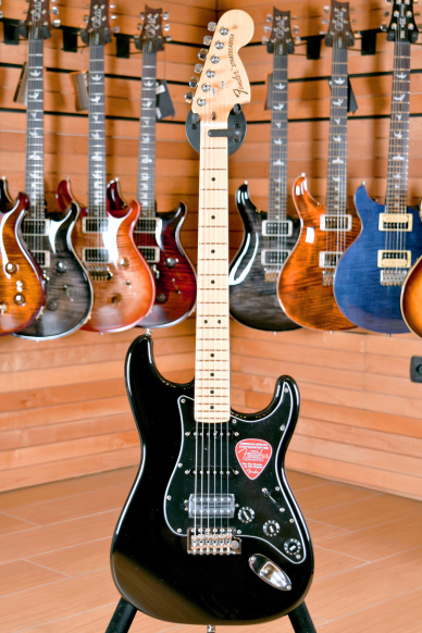 Fender American Special Stratocaster HSS Maple Fingerboard Black