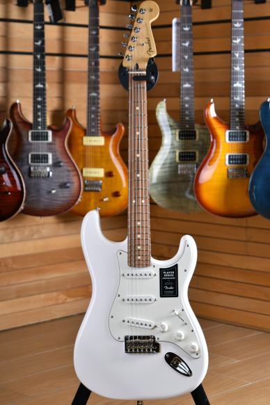 Fender Player Series Stratocaster Pau Ferro Fingerboard Polar White