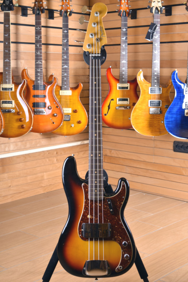Fender Custom Shop Precision Bass 64 Journeyman Relic 3 Tone Sunburst
