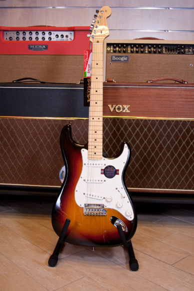 Fender American Standard Stratocaster Maple Neck 3 Color Sunburst 2008