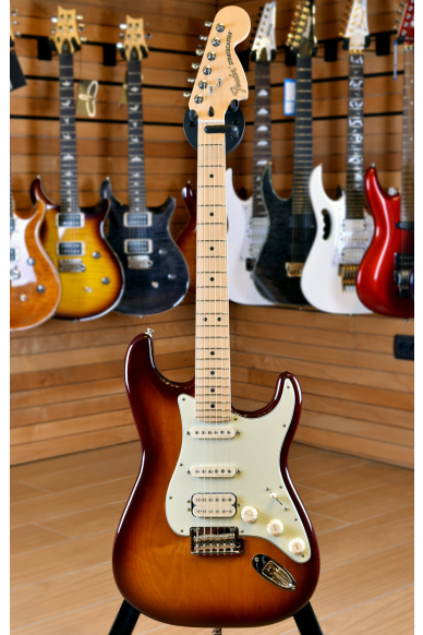 Fender Mexico Deluxe Stratocaster HSS Maple Fingerboard Tobacco Sunburst