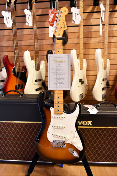 Fender Custom Shop American Custom Stratocaster NOS Maple Fingerboard 2 Color Sunburst