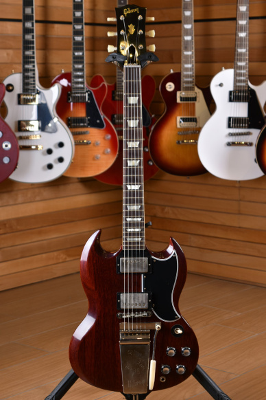 Gibson Custom 1964 SG Standard Reissue with Maesttro Vibrola VOS Cherry Red ( S.N. 202364 )