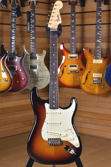 Fender American Original '60s Stratocaster Rosewood Fingerboard 3 Tone Sunburst