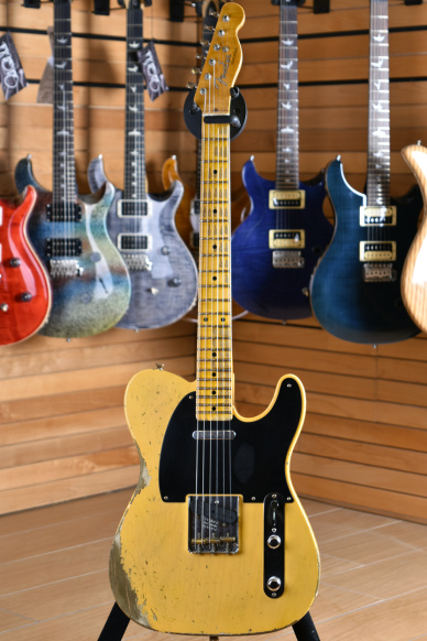 Fender Custom Shop ‘52 Telecaster Maple Neck Heavy Relic Aged Nocaster Blonde