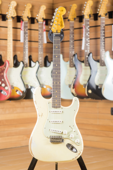 Fender Custom Shop Stratocaster '63 Heavy Relic Vintage White