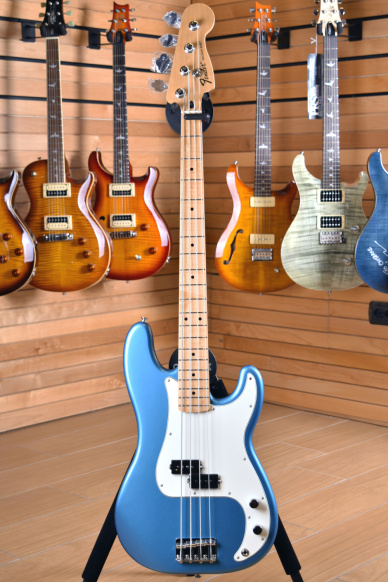 Fender Precision Bass Mexico Standard Maple Fingerboard Lake Placid Blue