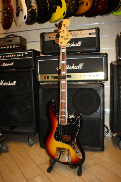 Fender American Vintage Jazz Bass '74 3 Color Sunburst