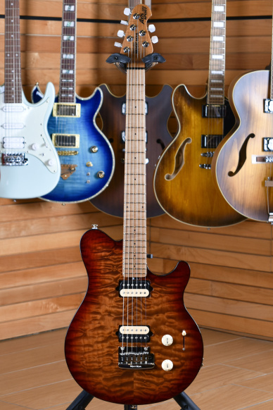 Music Man Axis Super Sport HH Tremolo Roasted Figured Maple Neck & Fretboard Quilted Amber