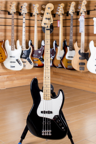 Fender Mexico Standard Jazz Bass Maple Fingerboard Black
