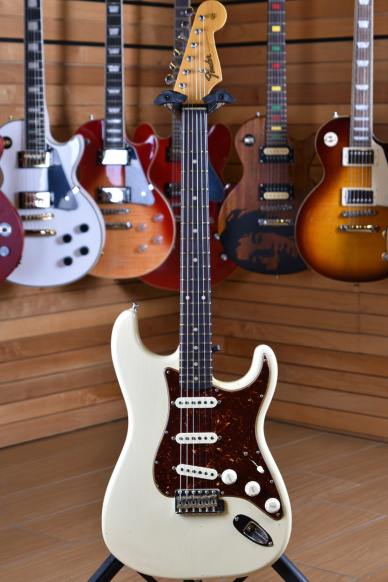 Fender Custom Shop Postmodern Stratocaster Journeyman Closet Classic Rosewood Fingerboard Aged Vintage White