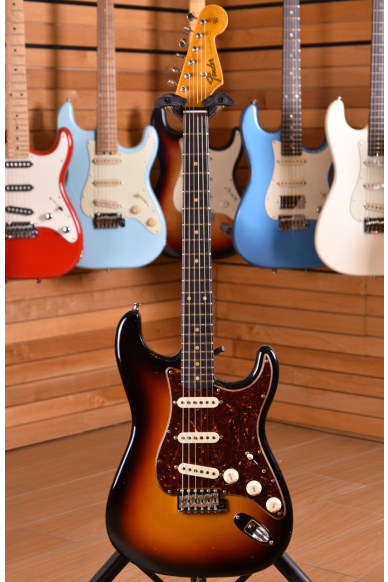 Fender Custom Shop Postmodern Stratocaster Journeyman Relic with Closet Classic Hardware Rosewood Fingerboard Aged 3 Tone Sunburst