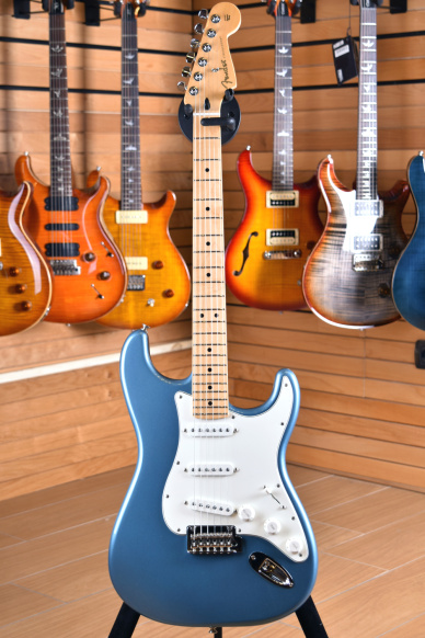 Fender Player Series Stratocaster Maple Fingerboard Tidepool