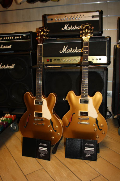 Gibson ES-335 Plain Gold