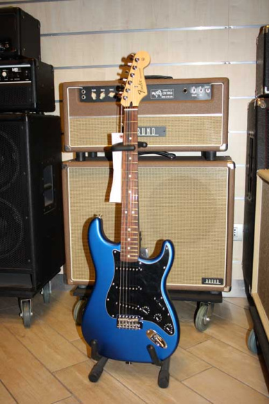 Fender FSR Standard Stratocaster Rosewood Neck Satin Ocean Blue