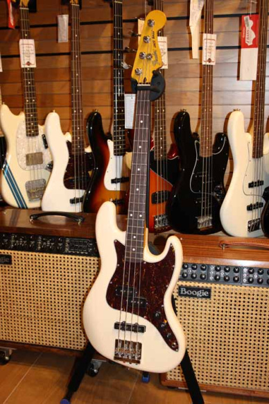 Fender Modern Player Jazz Bass Short Scale Rosewood White Blonde