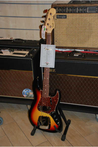 Fender Custom Shop '64 Jazz Bass NOS 3 Color Sunburst