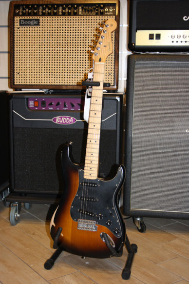 Fender Road Worn Player Stratocaster MN 2 Tone Sunburst