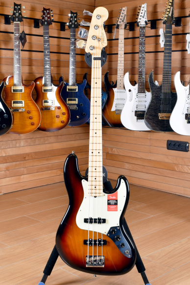 Fender American Professional Jazz Maple Fingerboard 3 Color Sunburst