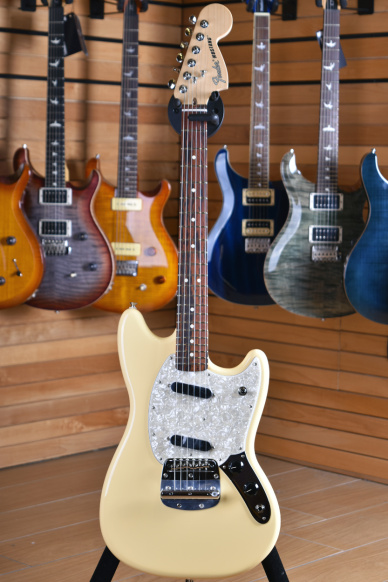 Fender American Performer Mustang Rosewood Fingerboard Vintage White