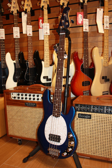 Music Man Sting Ray Rosewood Blue Pearl Matched Headstock