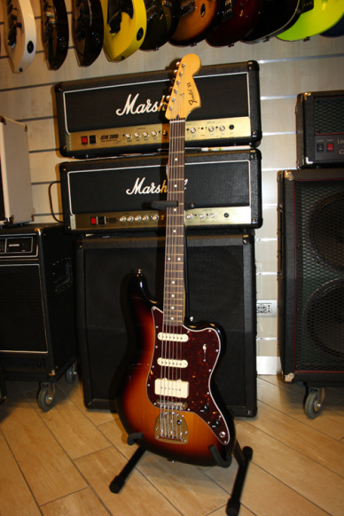 Fender Pawn Shop Bass VI 3 Tone Sunburst
