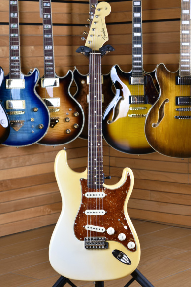 Fender Custom Shop Stratocaster '60 Masterbuilt Dale Wilson Aged Olympic White Translucent