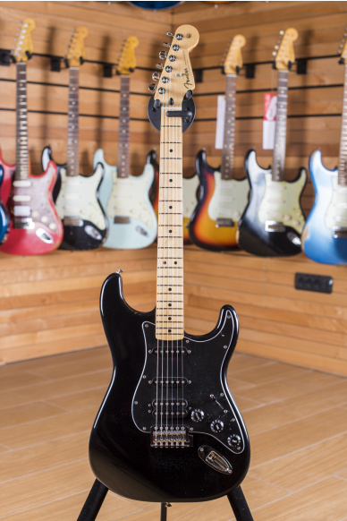 Fender Mexico FSR Standard Stratocaster HSS Maple Fingerboard Black