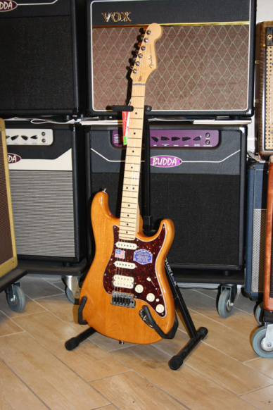 Fender American Deluxe Stratocaster HSS Maple Neck Amber 2010