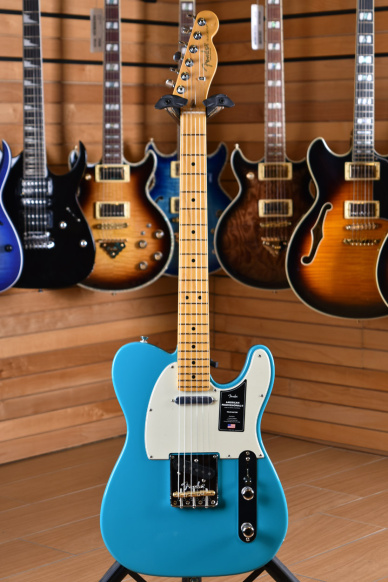 Fender American Professional II Telecaster Maple Neck Miami Blue