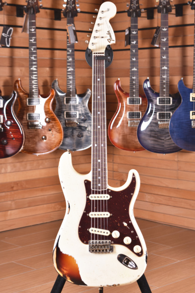 Fender Custom Shop Stratocaster '67 Relic NAMM 2017 Limited Edition Aged Olympic White / 3 Tone Sunburst