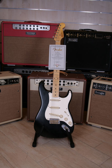 Fender Custom Shop Stratocaster '56 Relic Maple Neck Black