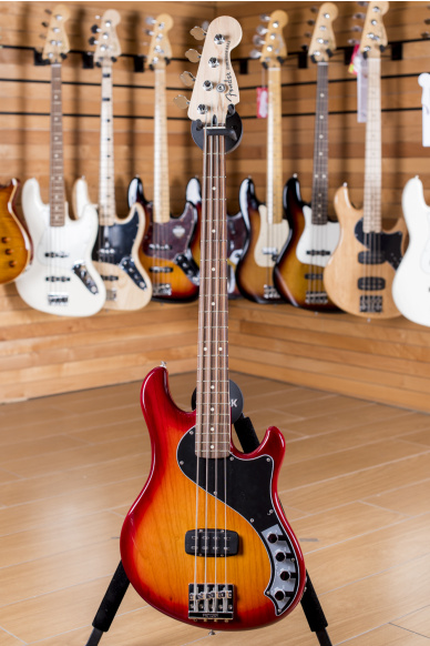 Fender  Deluxe Dimension Bass IV Rosewood Aged Cherry Burst