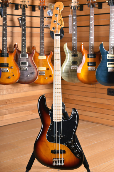 Fender American Original '70s Jazz Bass Maple Fingerboard 3 Tone Sunburst
